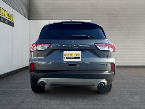 Used 2022 Ford Escape Titanium FWD image 4