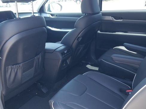 Used 2025 Hyundai Palisade SEL FWD image 14