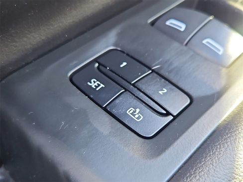 Certified 2022 Chevrolet Tahoe Z71 w/ Luxury Package image 21