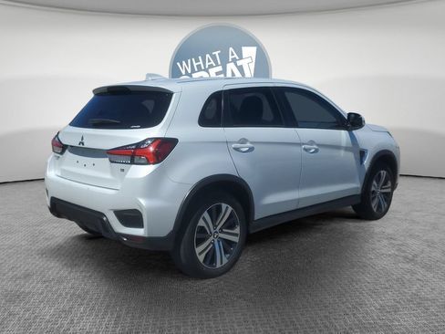 Used 2025 Mitsubishi Outlander Sport SE AWD/4WD image 3