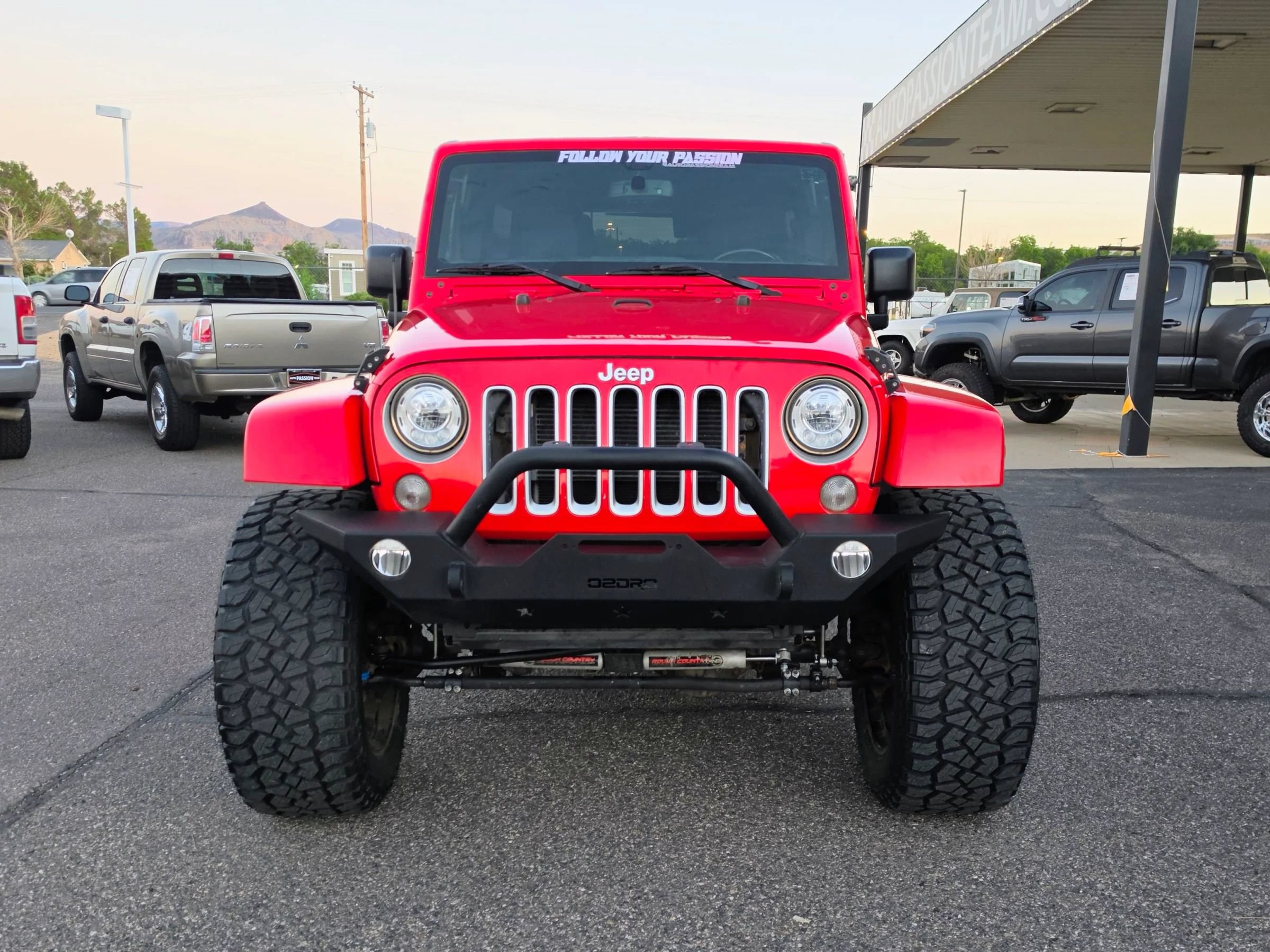 Used 2018 Jeep Wrangler Unlimited Sahara AWD/4WD image 8
