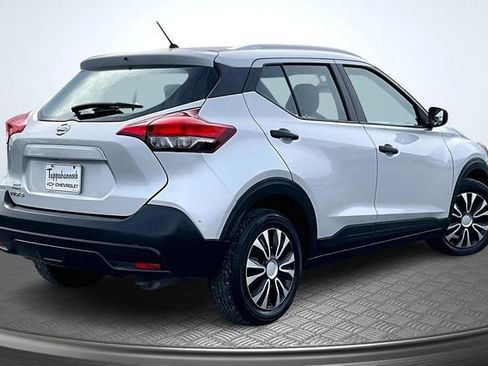 Used 2019 Nissan Kicks S image 6