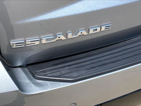 Used 2026 Cadillac Escalade Sport w/ Touring Package AWD/4WD image 10