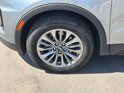 Used 2025 Cadillac XT4 Premium Luxury FWD image 11