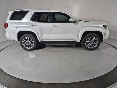 New 2025 Toyota 4Runner 4WD image 5