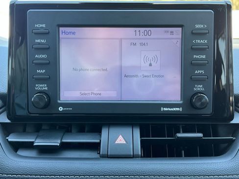 Used 2021 Toyota RAV4 LE image 25