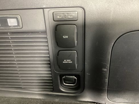Used 2025 Ford Expedition Max Platinum AWD/4WD image 39