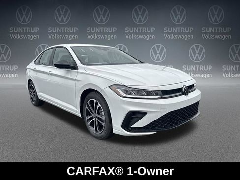 Used 2026 Volkswagen Jetta Sport FWD image 4
