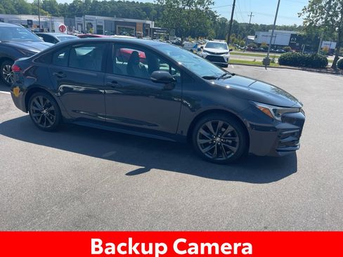 Used 2025 Toyota Corolla SE w/ SE Premium Package FWD image 9