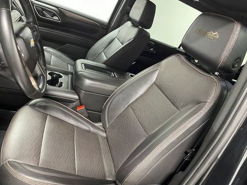 Used 2023 Chevrolet Suburban High Country AWD/4WD image 13