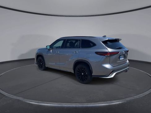 Certified 2026 Toyota Highlander XSE AWD/4WD image 7