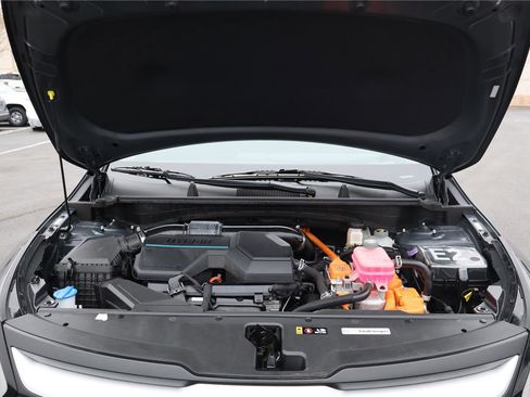 Certified 2023 Kia Sportage LX image 10