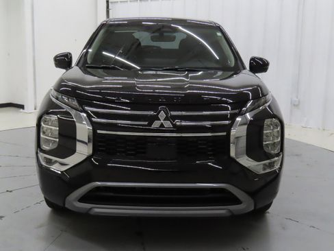 New 2025 Mitsubishi Outlander SE image 8