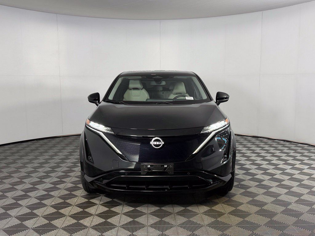 Used 2024 Nissan Ariya AWD image 2