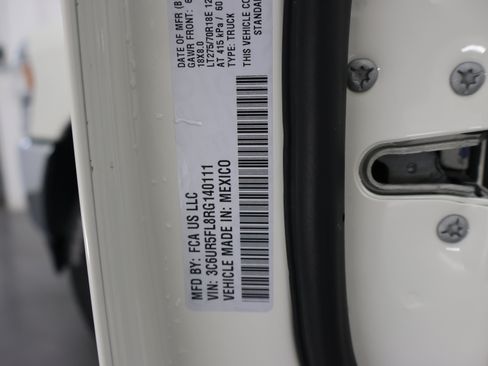 Used 2024 RAM 2500 Laramie AWD/4WD image 75