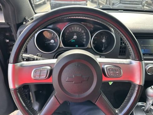 Used 2004 Chevrolet SSR w/ Preferred Equipment Group image 16