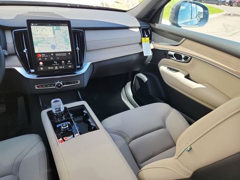 Certified 2026 Volvo XC90 B6 Core w/ Protection Package AWD/4WD image 12