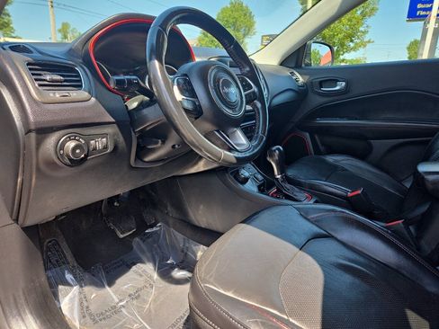 Used 2018 Jeep Compass Trailhawk w/ Leather Interior Group AWD/4WD image 10