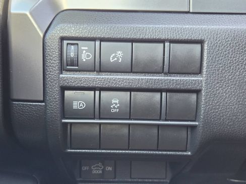 Used 2024 Toyota Tacoma TRD Off-Road AWD/4WD image 28