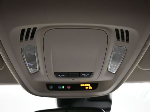 Used 2021 Buick Envision Essence image 29