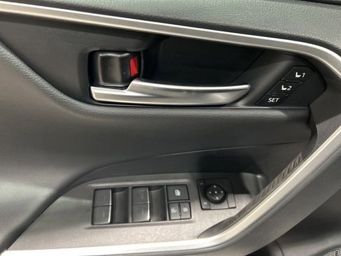 New 2025 Toyota RAV4 Limited image 10