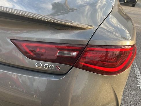 Used 2018 INFINITI Q60 Red Sport 400 image 6
