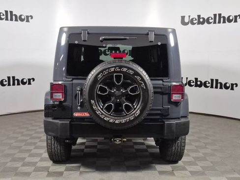 Used 2017 Jeep Wrangler Unlimited Sahara AWD/4WD image 6