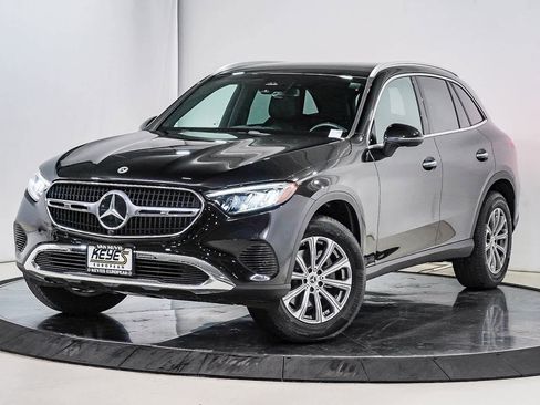 Used 2025 Mercedes-Benz GLC 300 image 1