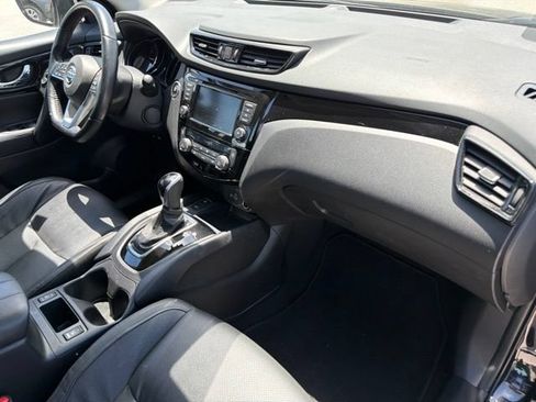 Used 2022 Nissan Rogue Sport SL FWD image 11