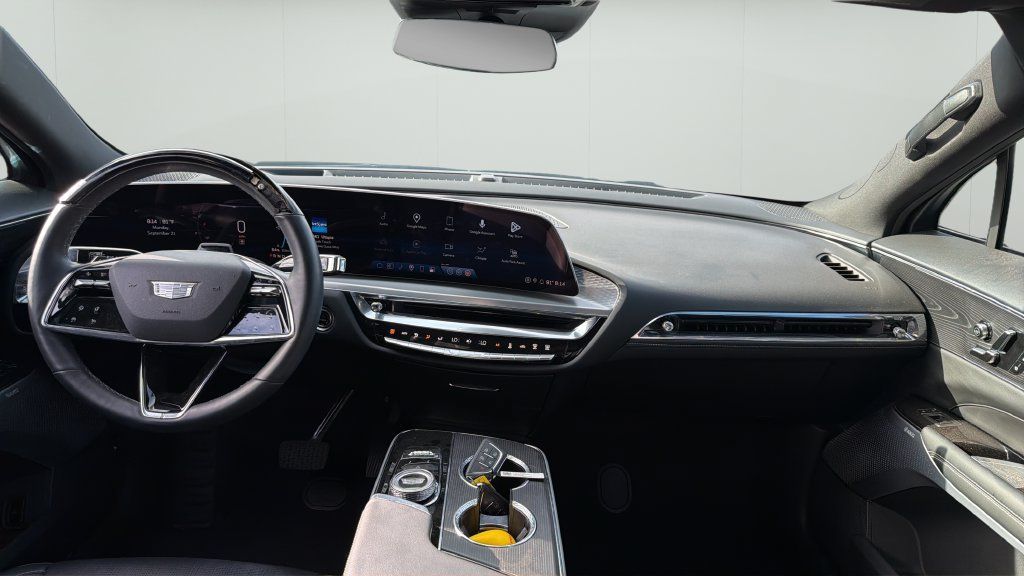 Used 2024 Cadillac Lyriq Luxury RWD image 11