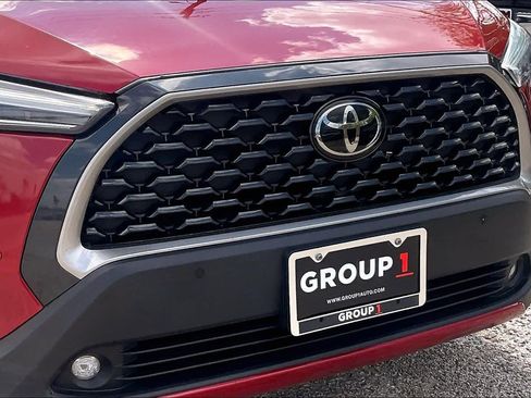 Used 2023 Toyota Corolla Cross XLE image 29