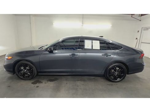 Used 2025 Honda Accord SE image 5