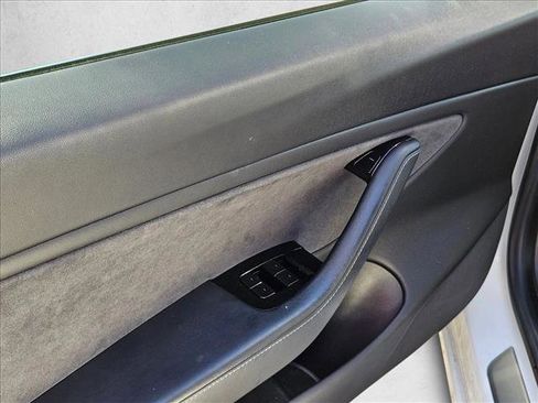Used 2019 Tesla Model 3 Long Range image 8