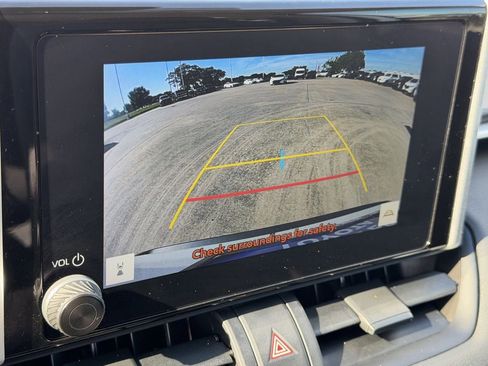 Used 2025 Toyota RAV4 XLE FWD image 19