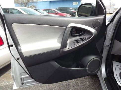 Used 2012 Toyota RAV4 FWD w/ Value Pkg image 11