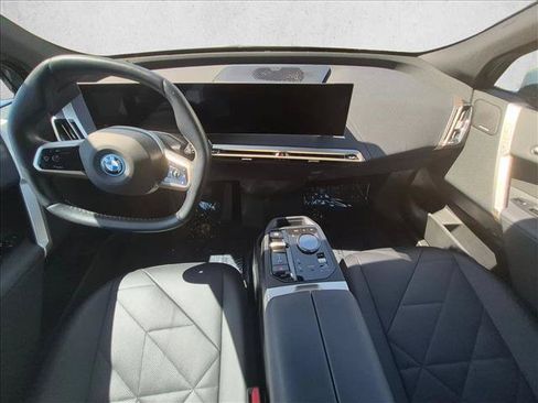 Used 2024 BMW iX xDrive50 w/ Premium Package AWD/4WD image 15