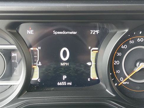 Used 2025 Jeep Gladiator Mojave AWD/4WD image 18
