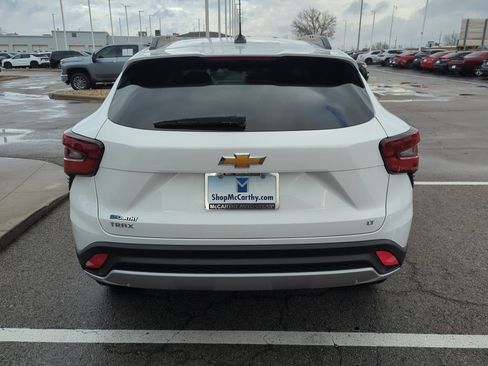 New 2026 Chevrolet Trax LT w/ Sunroof Package image 6