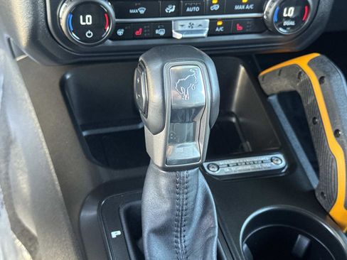 Used 2023 Ford Bronco Badlands image 18