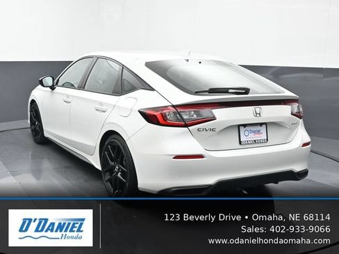Used 2023 Honda Civic Sport image 4
