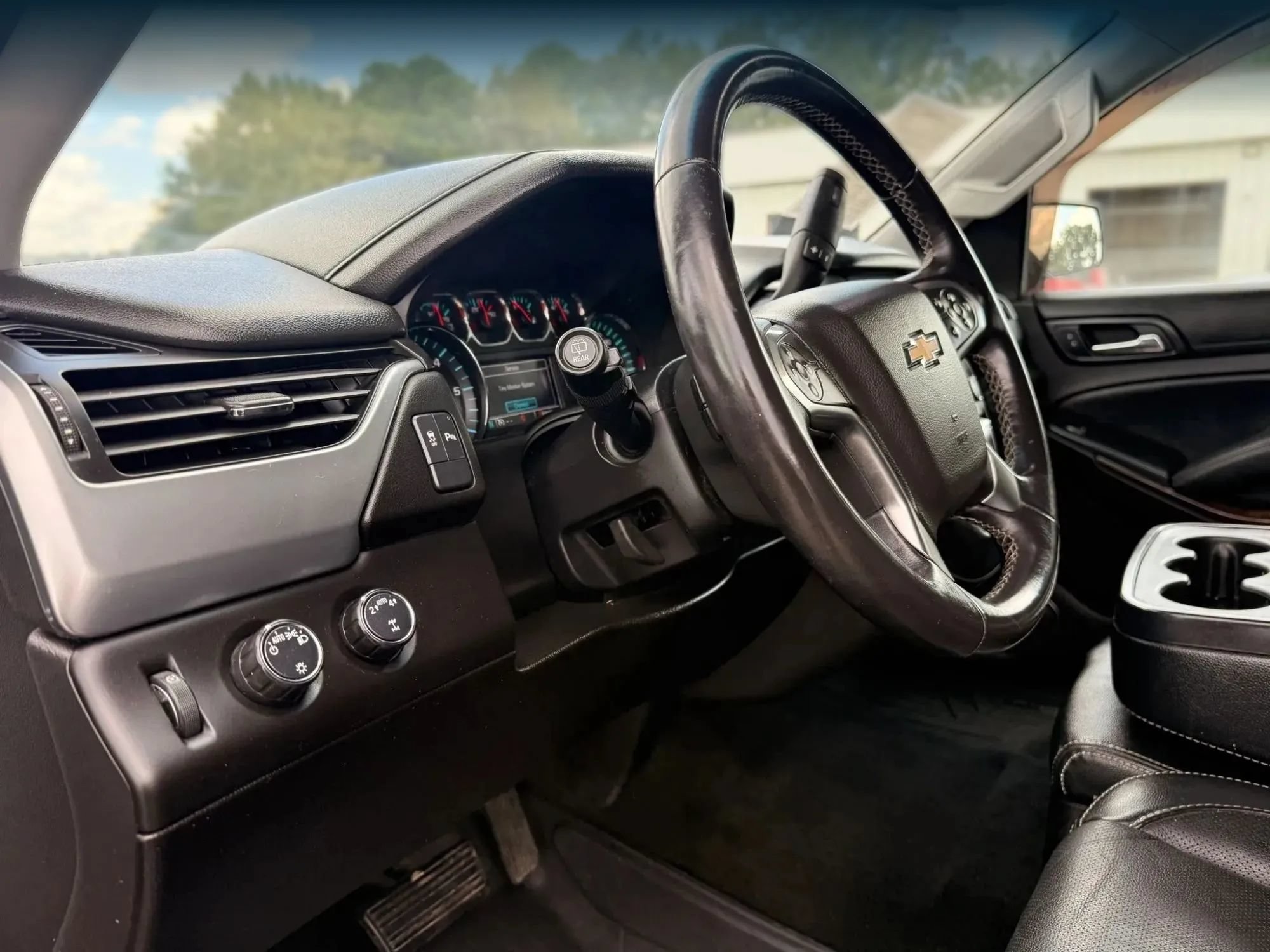 Used 2017 Chevrolet Suburban LS AWD/4WD image 17
