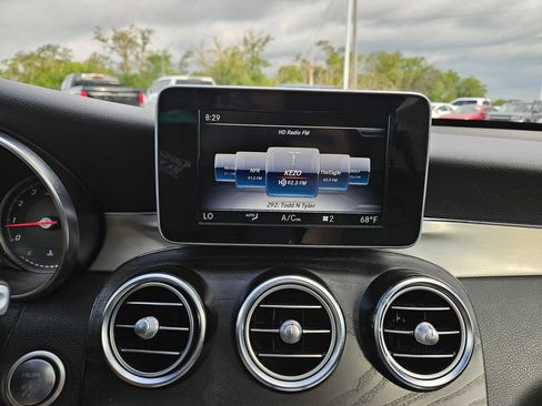 Used 2019 Mercedes-Benz GLC 300 4MATIC image 13