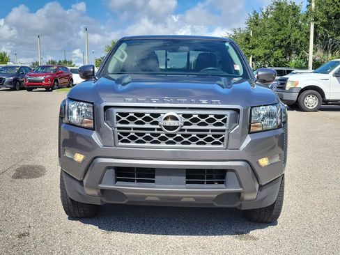 Used 2022 Nissan Frontier SV RWD image 2