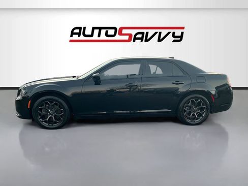 Used 2019 Chrysler 300 S image 4