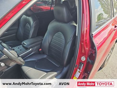 Used 2023 Toyota Highlander XLE FWD image 10