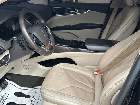 Used 2019 Lincoln Nautilus Reserve image 9