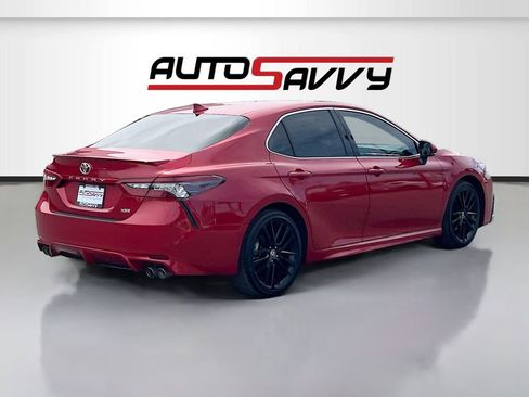 Used 2022 Toyota Camry XSE FWD image 7