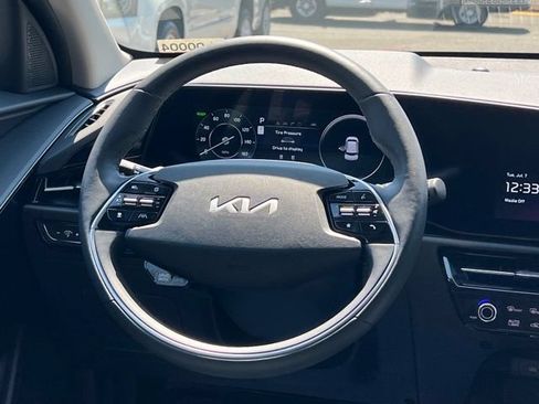 Used 2024 Kia Niro Wind w/ Wind Preserve Package FWD image 14