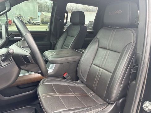 Used 2024 Chevrolet Silverado 3500 High Country w/ High Country Premium Package image 12