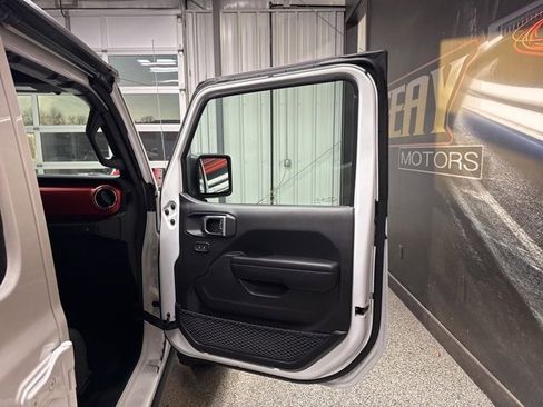 Used 2021 Jeep Wrangler Unlimited Rubicon image 28